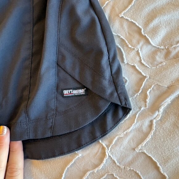 NWOT Grey's Anatomy Capri SPX Stretch Scrub Top - Picture 3 of 7